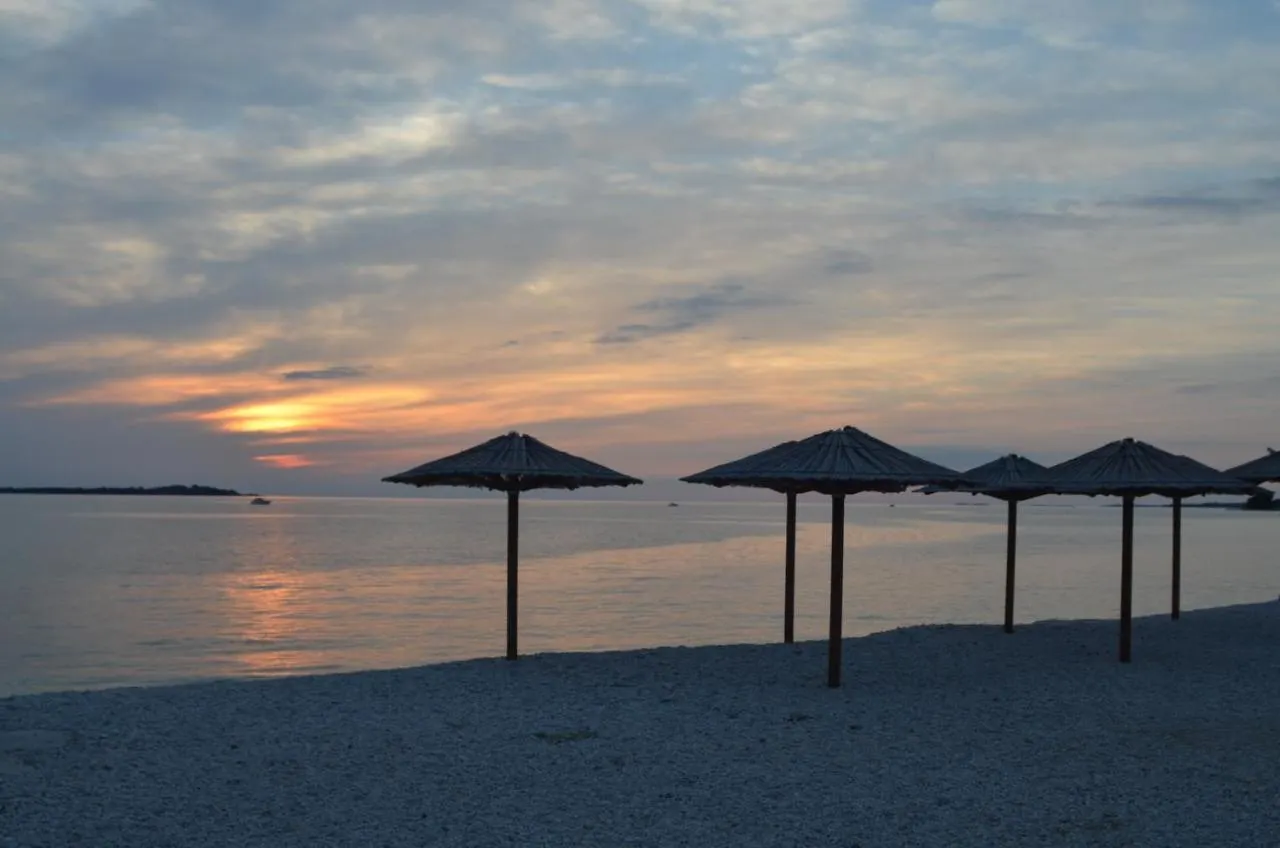 Apartment Sunrise Fuer 6 Personen In Pula-Stinjan