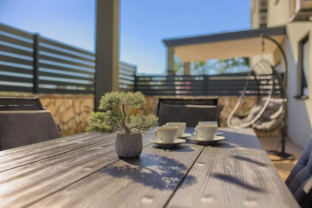 Apartment Sunrise Fuer 6 Personen In Pula-Stinjan Pula